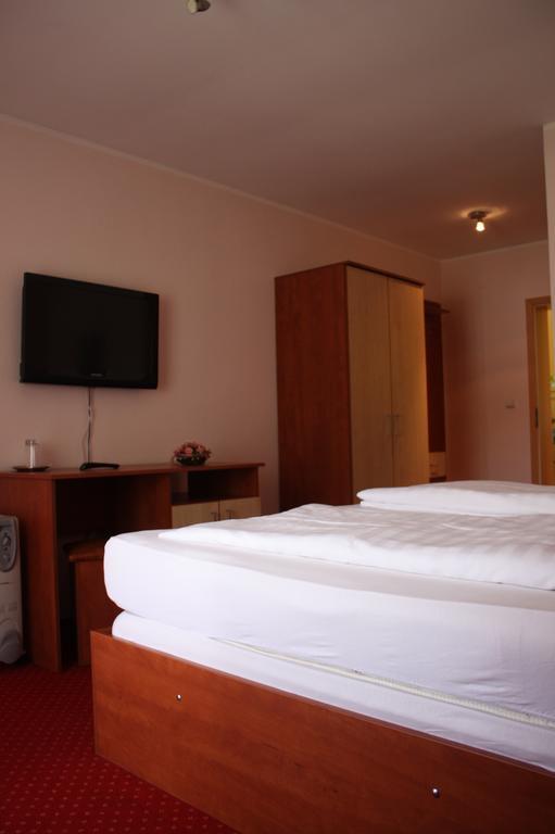 Pensiune Safrane Băile Herculane Habitación foto