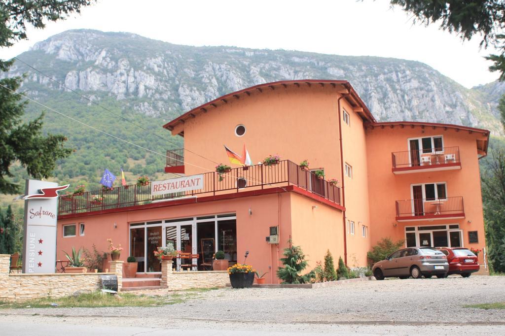 Pensiune Safrane Băile Herculane Exterior foto